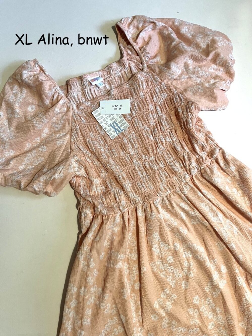 XL Lularoe Alina balloon sleeved smock dress, peach with white flowers
